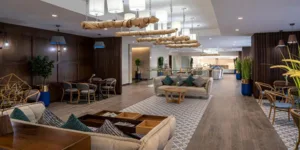 استمتع واحجز معنا الان